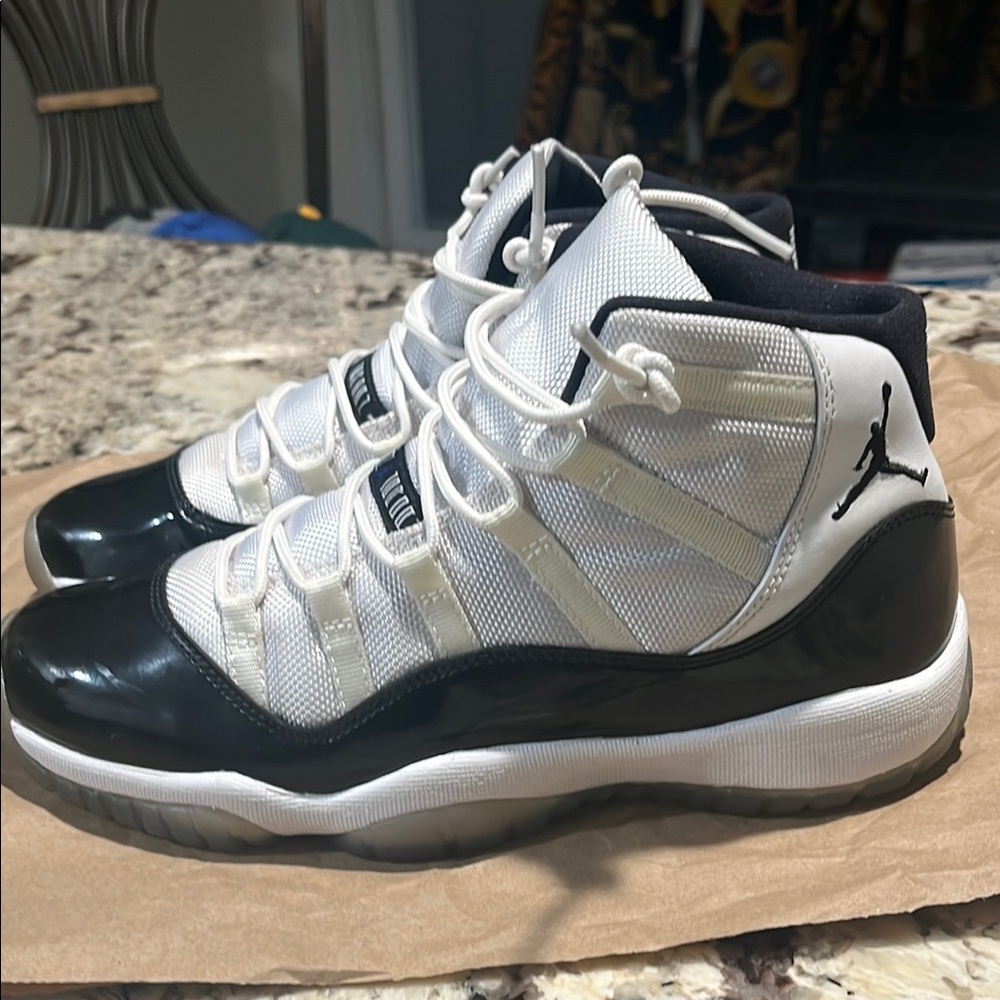 Jordan Kids Sneakers in Black and White